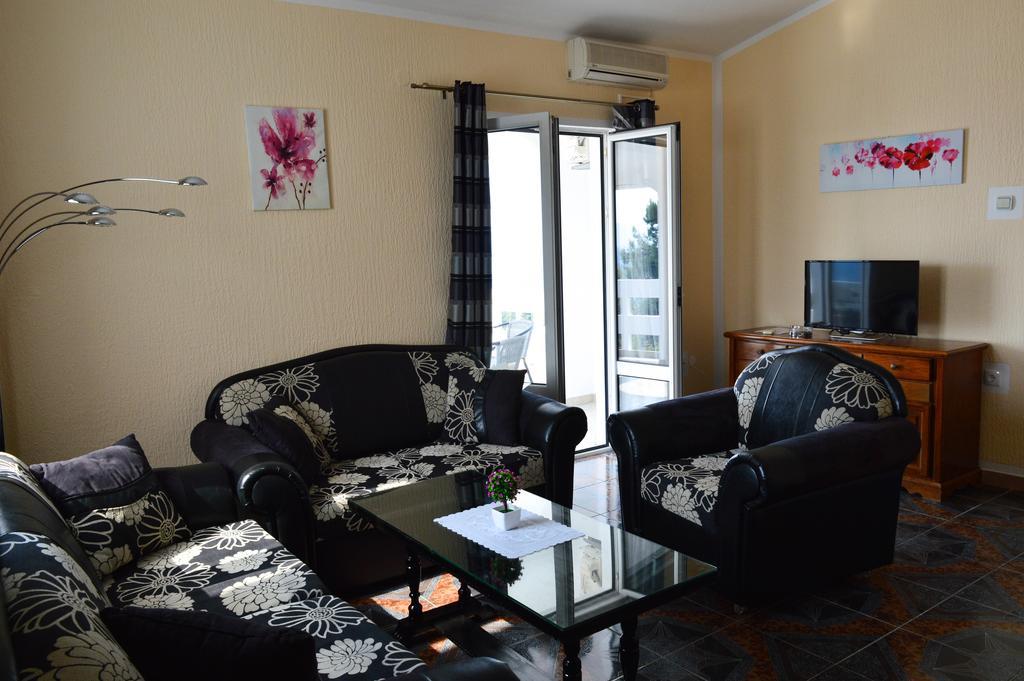 Apartment Sunny بار المظهر الخارجي الصورة